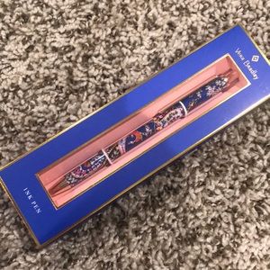 Vera Bradley ink pen. New in box.